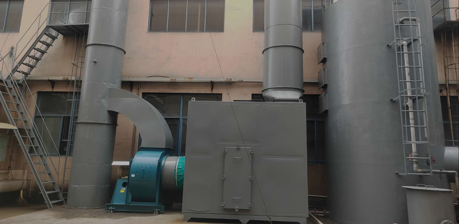 ng电子游戏灯塔.jpg
